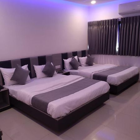 Hotel Selfie Inn Ahmedabad Ngoại thất bức ảnh