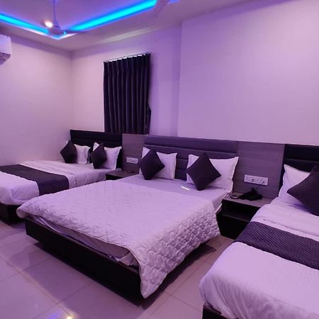 Hotel Selfie Inn Ahmedabad Ngoại thất bức ảnh