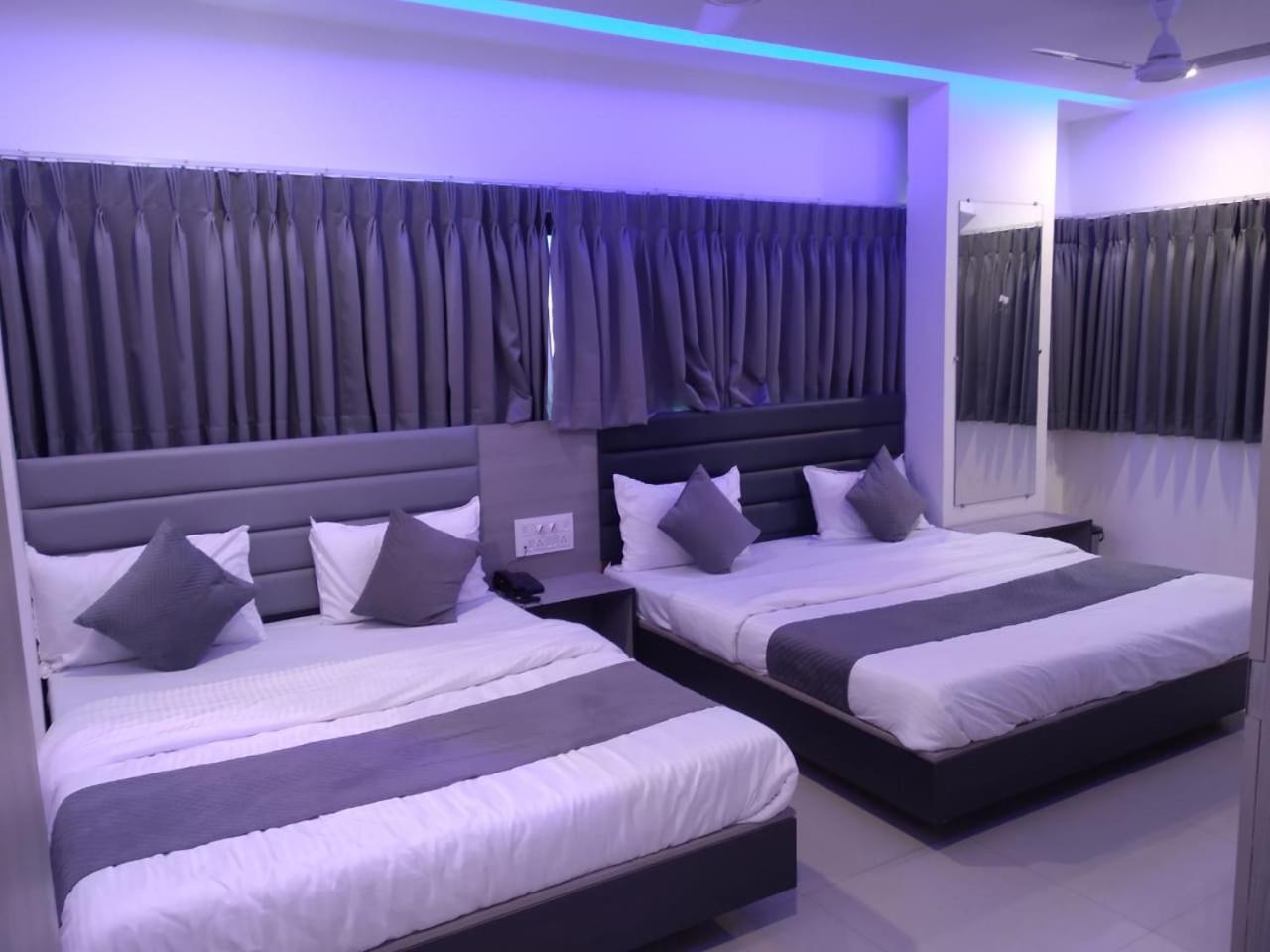 Hotel Selfie Inn Ahmedabad Ngoại thất bức ảnh