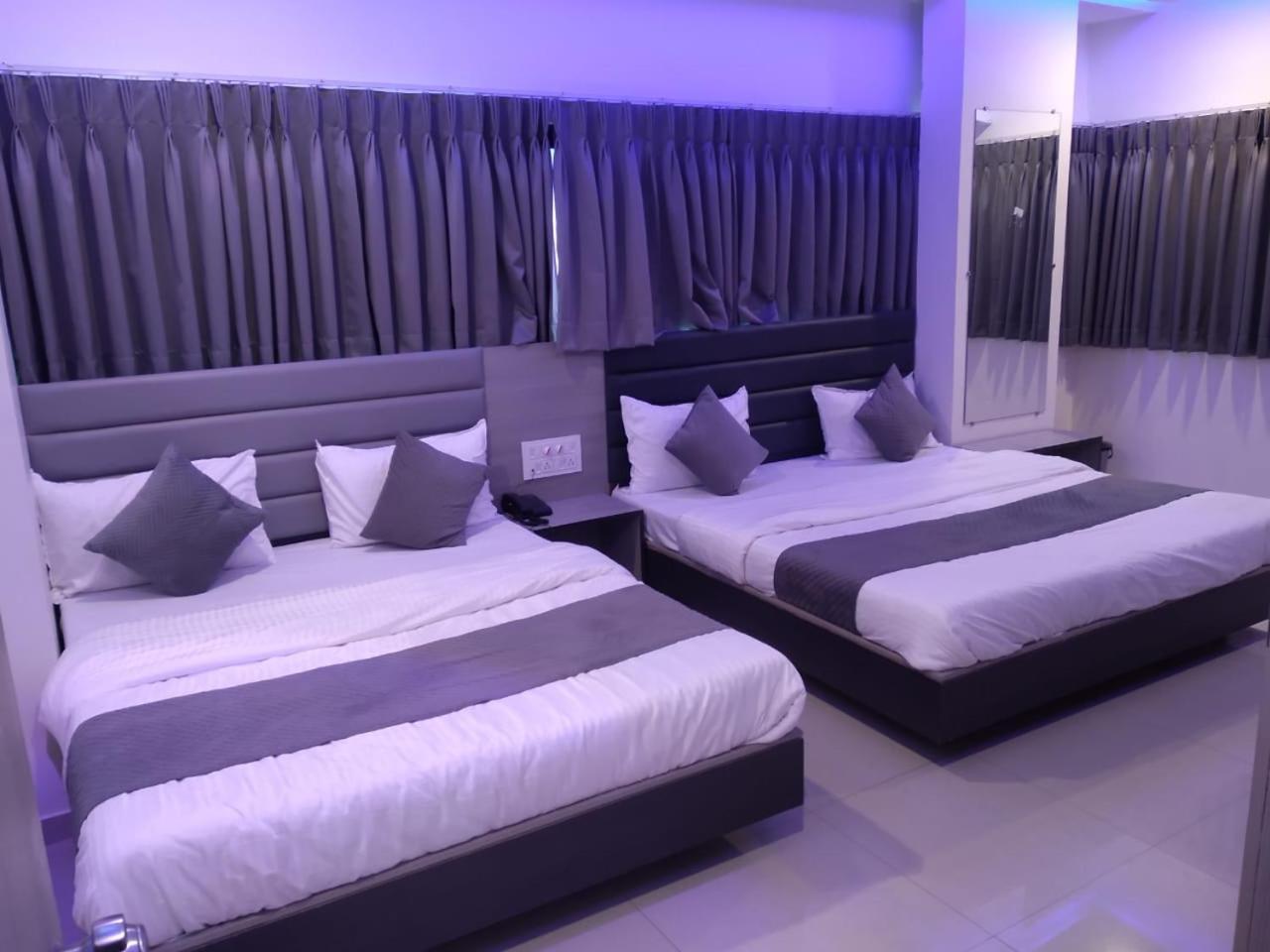 Hotel Selfie Inn Ahmedabad Ngoại thất bức ảnh