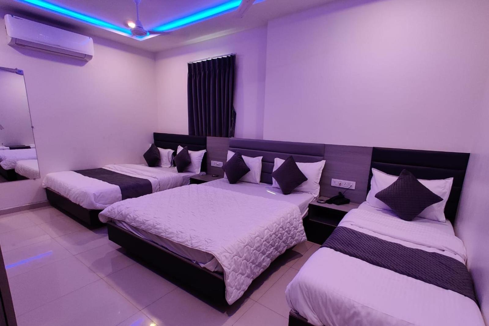 Hotel Selfie Inn Ahmedabad Ngoại thất bức ảnh